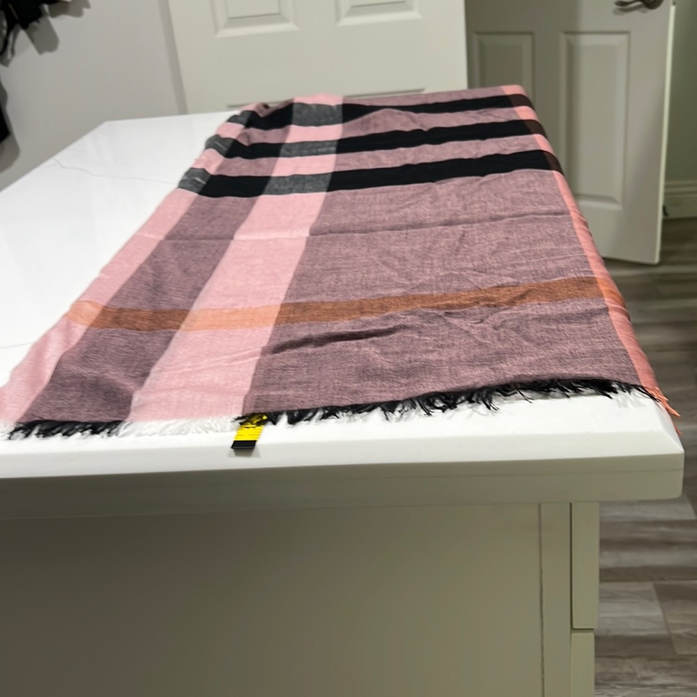 Burberry authentic Scarf, gorgeous color, excellent condition. Lightweight.